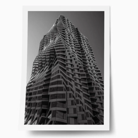 Poster BLACK AND WHITE ARCHITECTURAL TWISTING BUILDING - Πολεις - Χαρτες