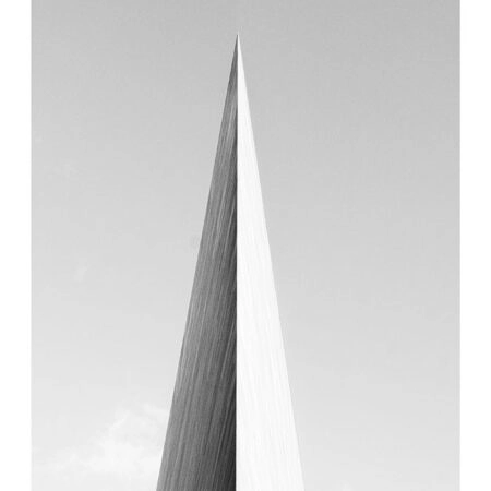 Poster BLACK AND WHITE ARCHITECTURAL VERTICAL WHITE PILLAR - Πολεις - Χαρτες Sticky 2