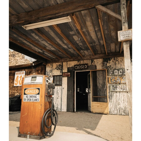 Poster RUSTIC FARMHOUSE GAS STATION -  Sticky 2