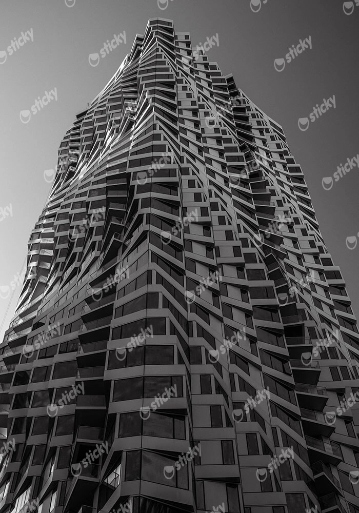 Πίνακας σε Καμβά BLACK AND WHITE ARCHITECTURAL TWISTING BUILDING