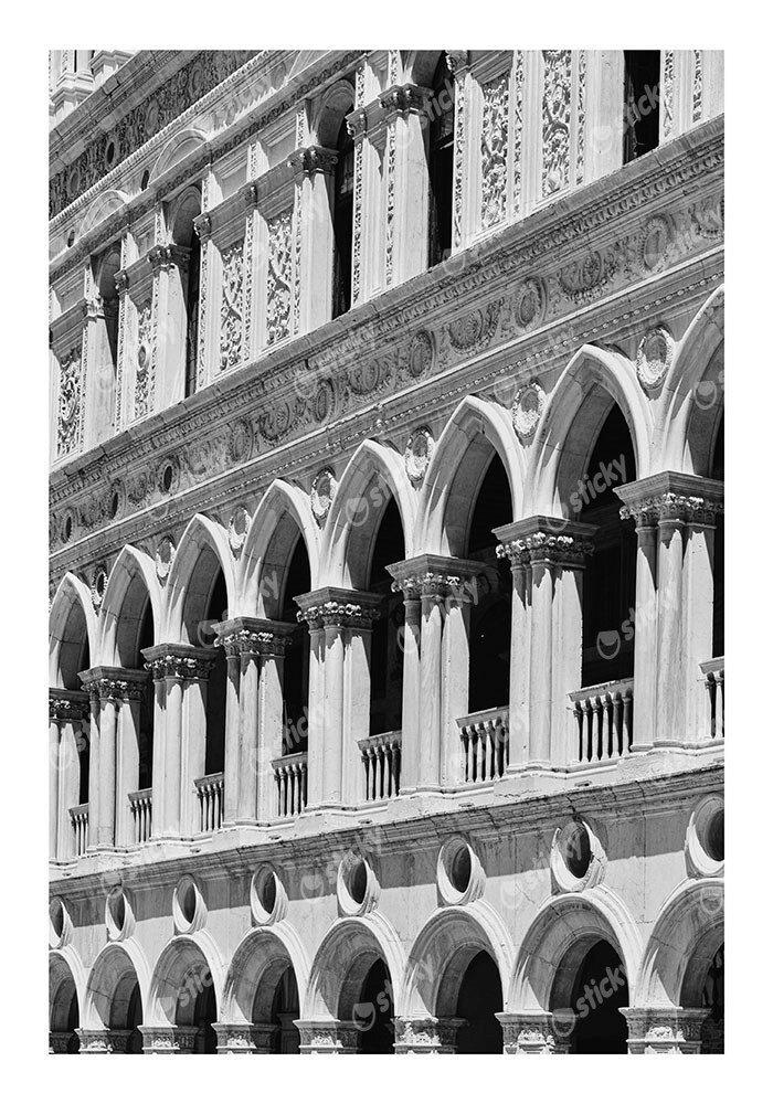Poster BLACK AND WHITE ARCHITECTURAL GOTHIC FACADE