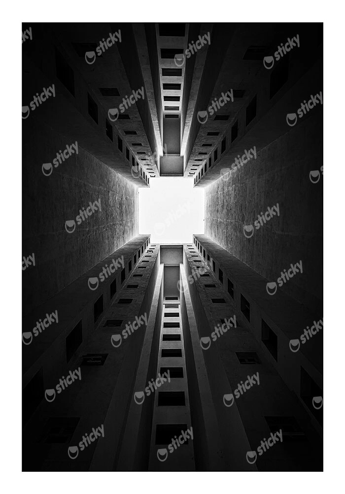 Poster BLACK AND WHITE ARCHITECTURAL TALL TOWER BLOCK