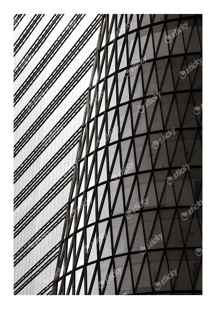 Poster BLACK AND WHITE ARCHITECTURAL TRIANGLE FACADE