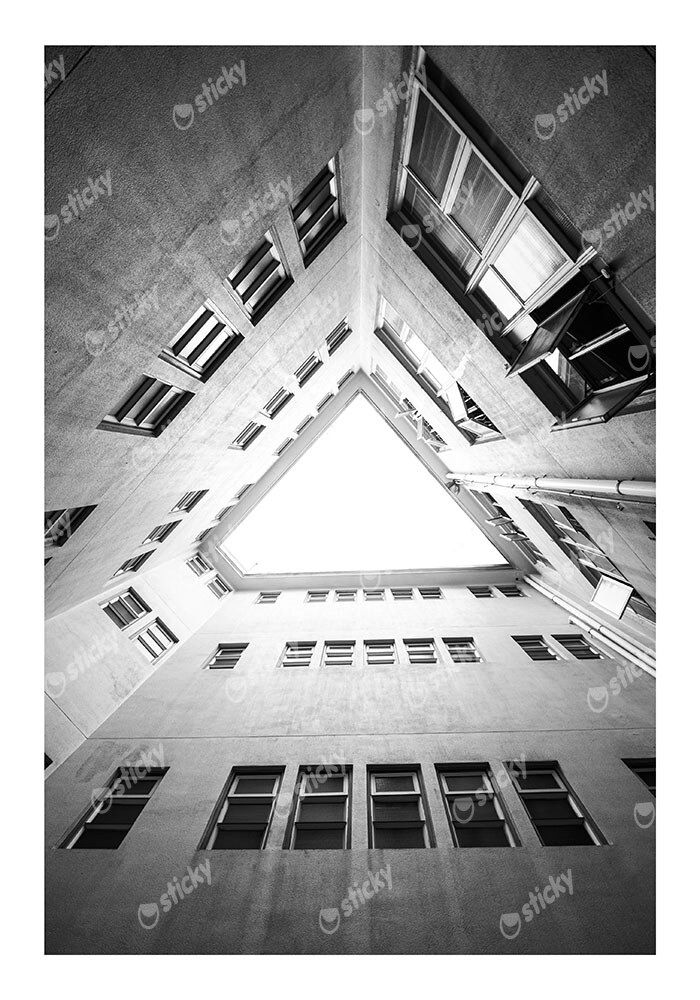 Poster BLACK AND WHITE ARCHITECTURAL TRIANGULAR COURTYARD