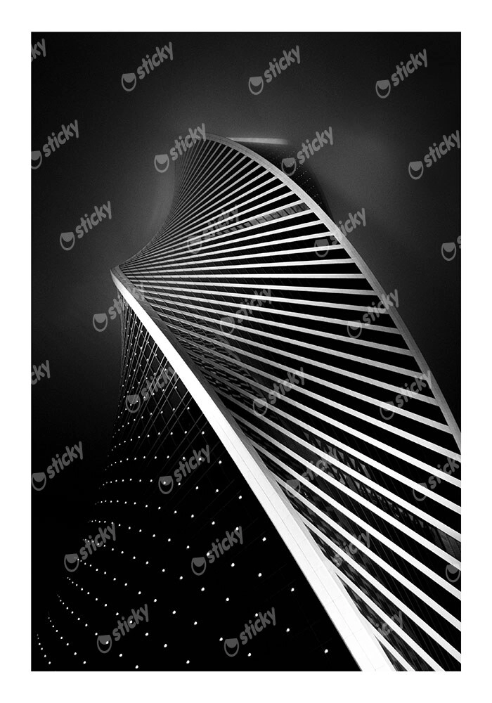 Poster BLACK AND WHITE ARCHITECTURAL TWISTING TOWER