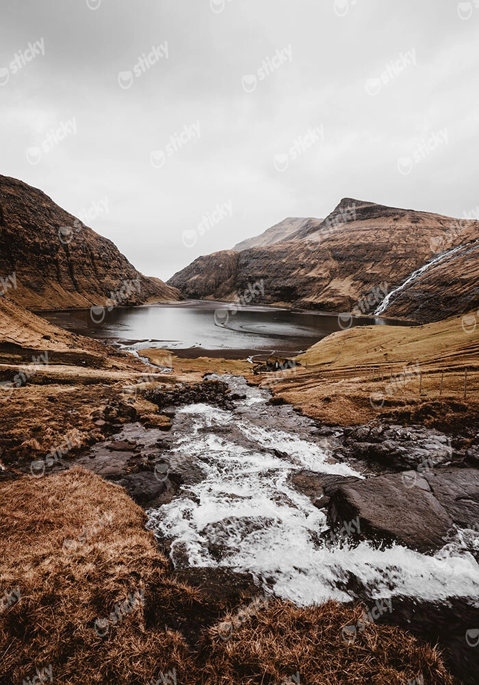 Πίνακας σε Καμβά RUSTIC FARMHOUSE MOUNTAIN RIVER
