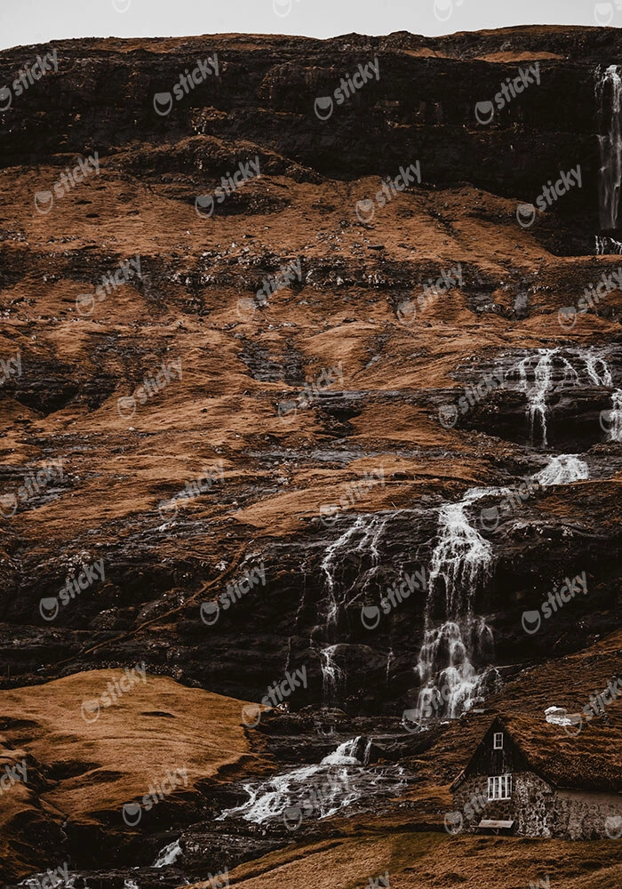 Πίνακας σε Καμβά RUSTIC FARMHOUSE WATERFALL