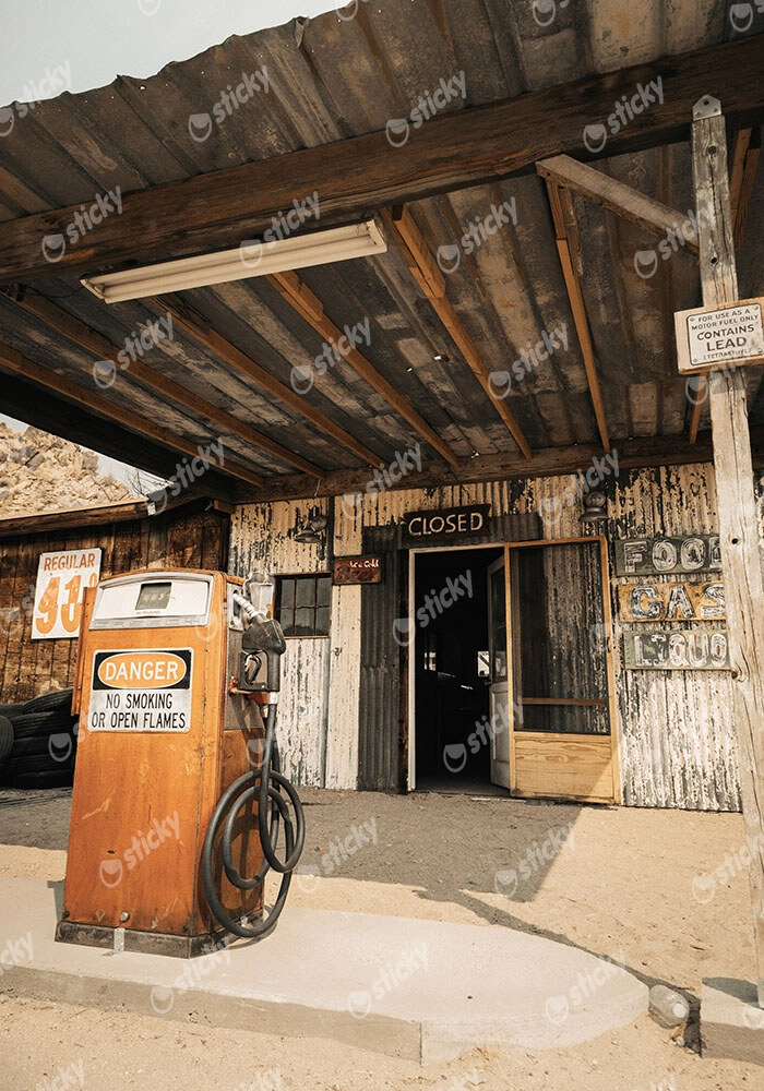 Πίνακας σε Καμβά RUSTIC FARMHOUSE GAS STATION
