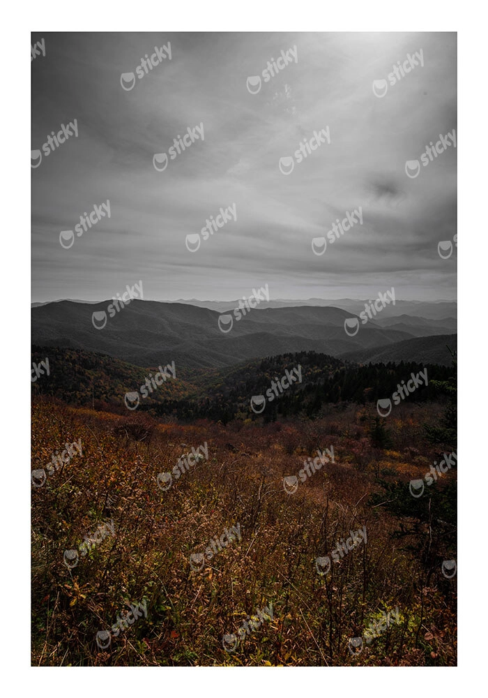 Poster RUSTIC FARMHOUSE FOGGY MOUNTAIN 2