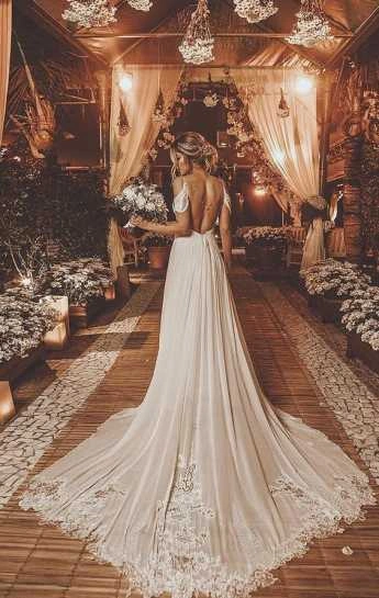 Elegant νυφικό σε μοντέρνα διακόσμηση