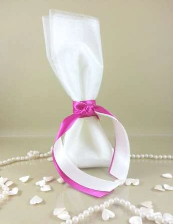 Μπομπονιέρα γάμου κλασσική από κρυσταλλιζέ οργάντζα