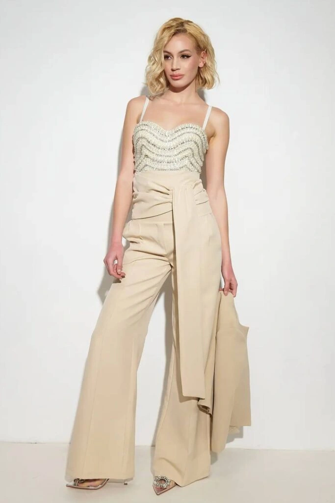 Παντελόνι Ψηλόμεσο Flare Με Φαρδιά Μπάσκα σε εκρού χρώμα