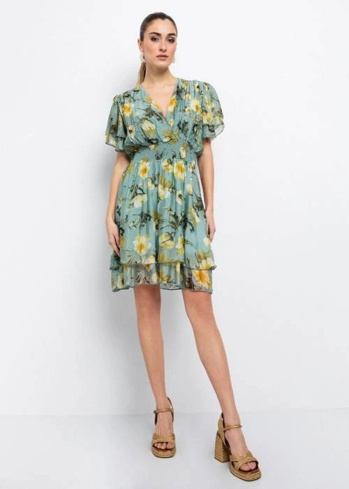 Εμπριμέ φόρεμα με layering στο τελείωμα και βολάν στα μανίκια