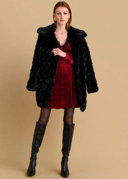 Φόρεμα μίνι βελούδινο με δαντέλα σε κόκκινο χρώμα