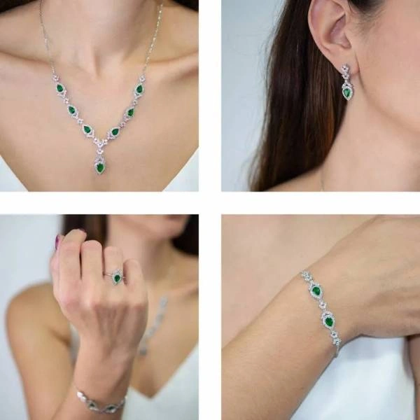 Ασημένιο σετ κοσμημάτων για αρραβώνα με πουάρ πράσινες ροζέτες