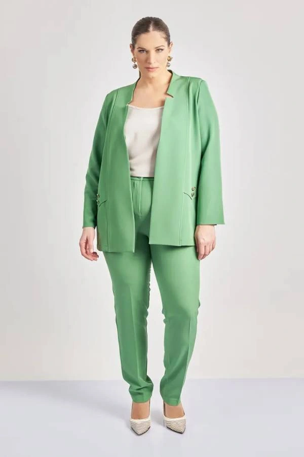 Ελαστικό παντελόνι σε στενή ίσια γραμμή