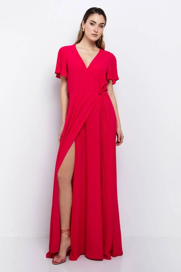 Μακρύ φόρεμα με V ντεκολτέ σε κόκκινο χρώμα, για καλεσμένη σε γάμο