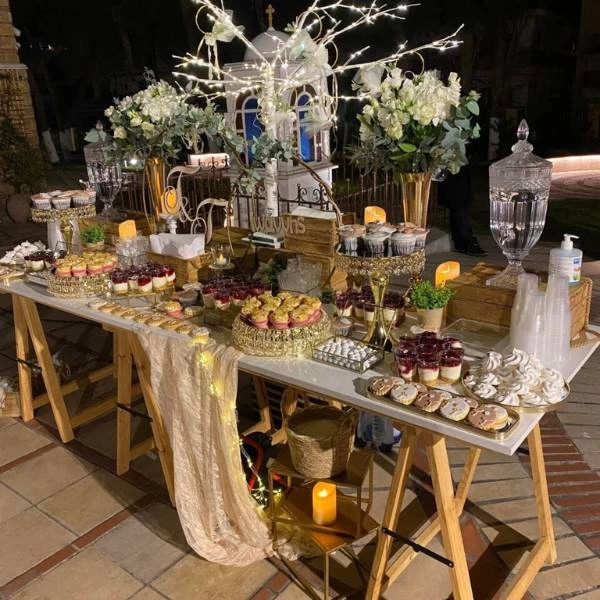 Στολισμός γάμου με κεριά σε χρυσό 