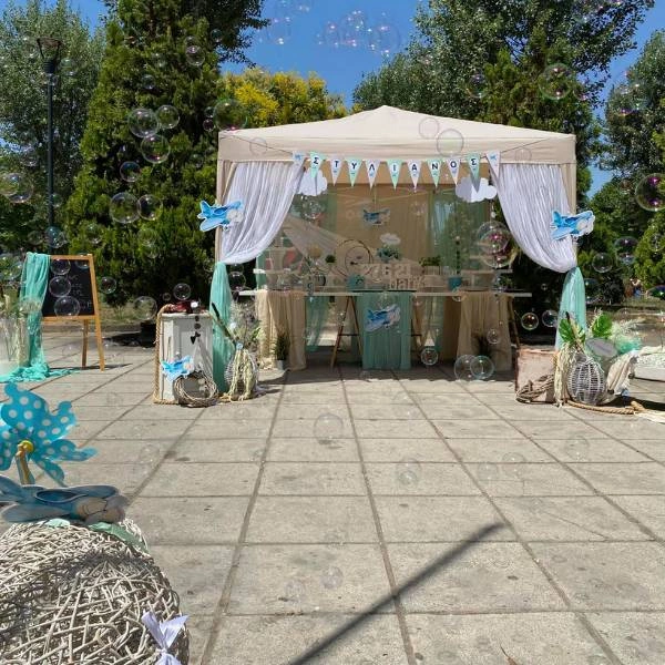 Στολισμός βάπτισης με θέμα αεροπλανάκι και candy bar από τη Mostra Carta.