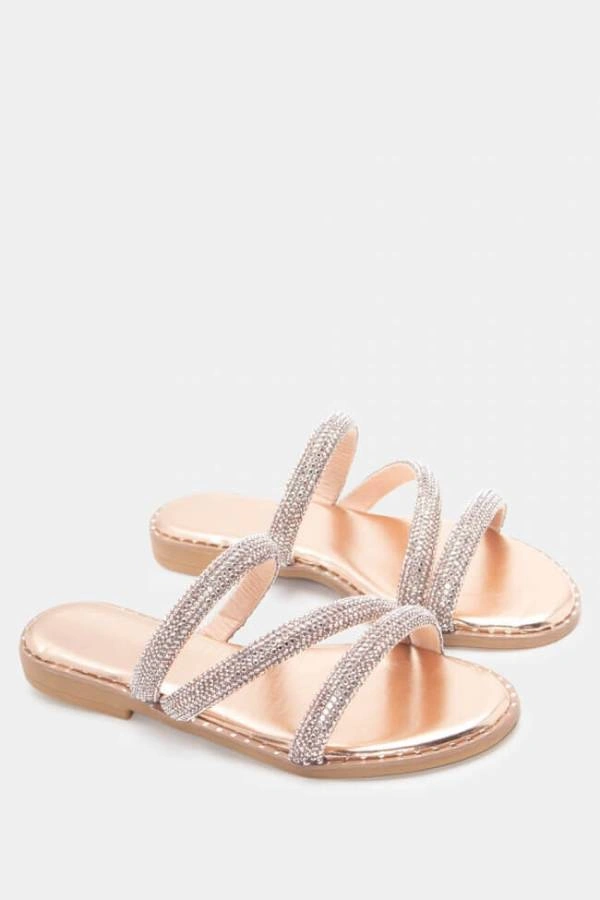 Σανδάλια flat με τριπλό λουράκι στολισμένο με στρας. Ιδανικά για βάπτιση