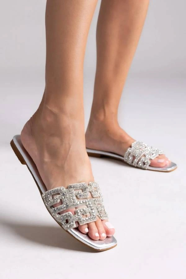 Γυναικεία flat σανδάλια με στρας σε γεωμετρικό σχέδιο για βάπτιση