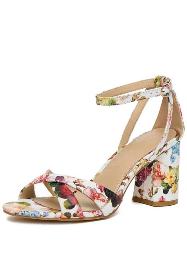 Πέδιλα με floral μοτίβο και μεσαίο τακούνι. Ρομαντικά και ξεχωριστά για events ή βάπτιση.