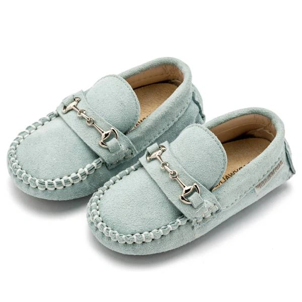 Παιδικά παπούτσια βάπτισης για αγόρι σε mineral απόχρωση με διακοσμητική αγκράφα