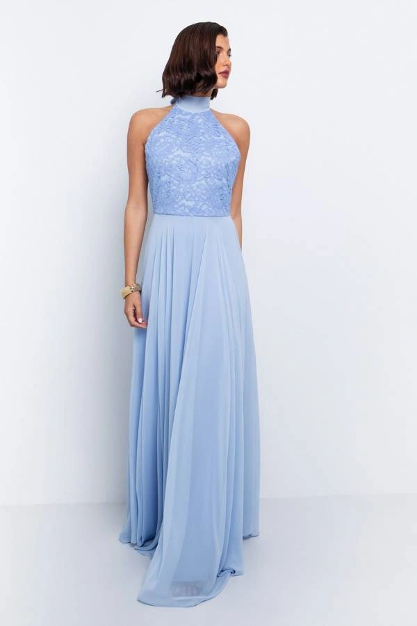 Maxi φόρεμα για κουμπάρα σε γάμο, με ψηλό λαιμό και ασορτί φλοράλ δαντέλα στο πάνω μέρος