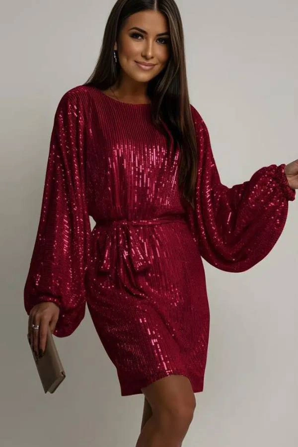 Mini κόκκινο φόρεμα με παγιέτες και balloon μανίκια, ιδανικό για κουμπάρα σε βραδινό γάμο