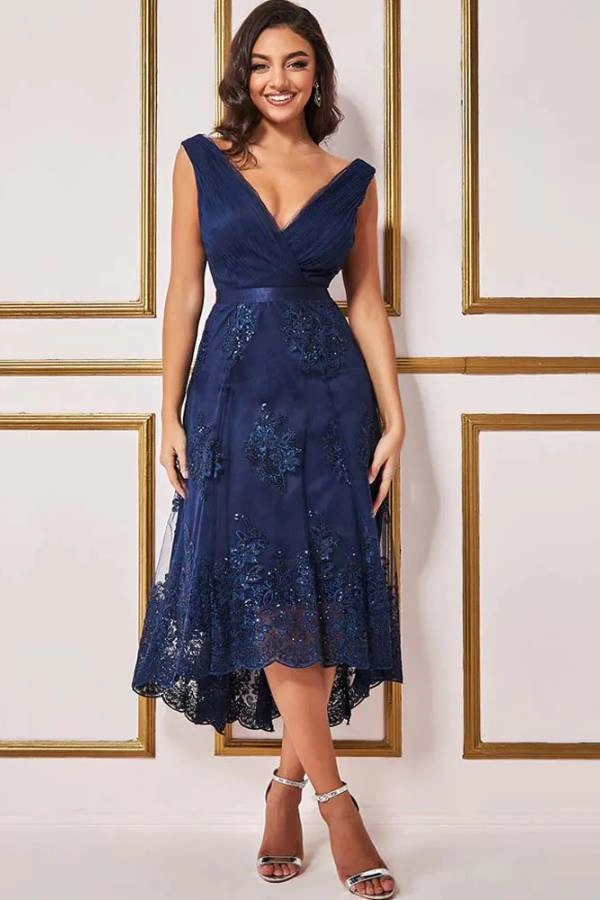 Επίσημο, chic φόρεμα από κεντημένο τούλι δαντέλα με detailed στρίφωμα