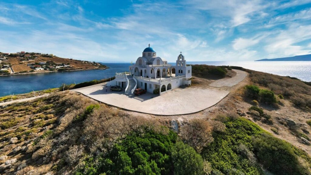 6 γραφικά ξωκλήσια για γάμο στην Αττική δίπλα στη θάλασσα