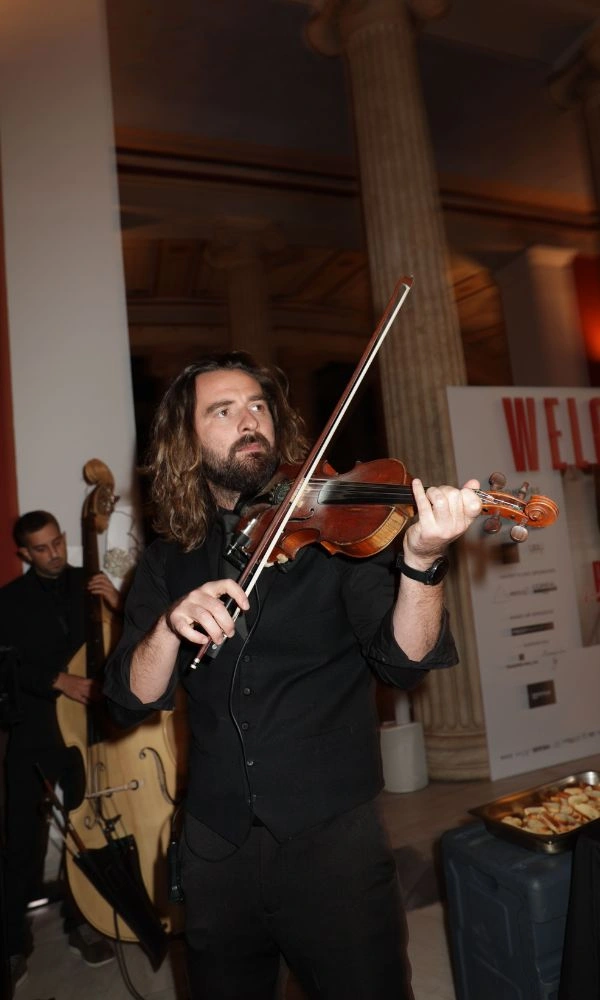 Ζωντανή μουσική με βιολί στο Bridal Expo – Bridal Fashion Week 2025 στο Ζάππειο Μέγαρο, Αθήνα