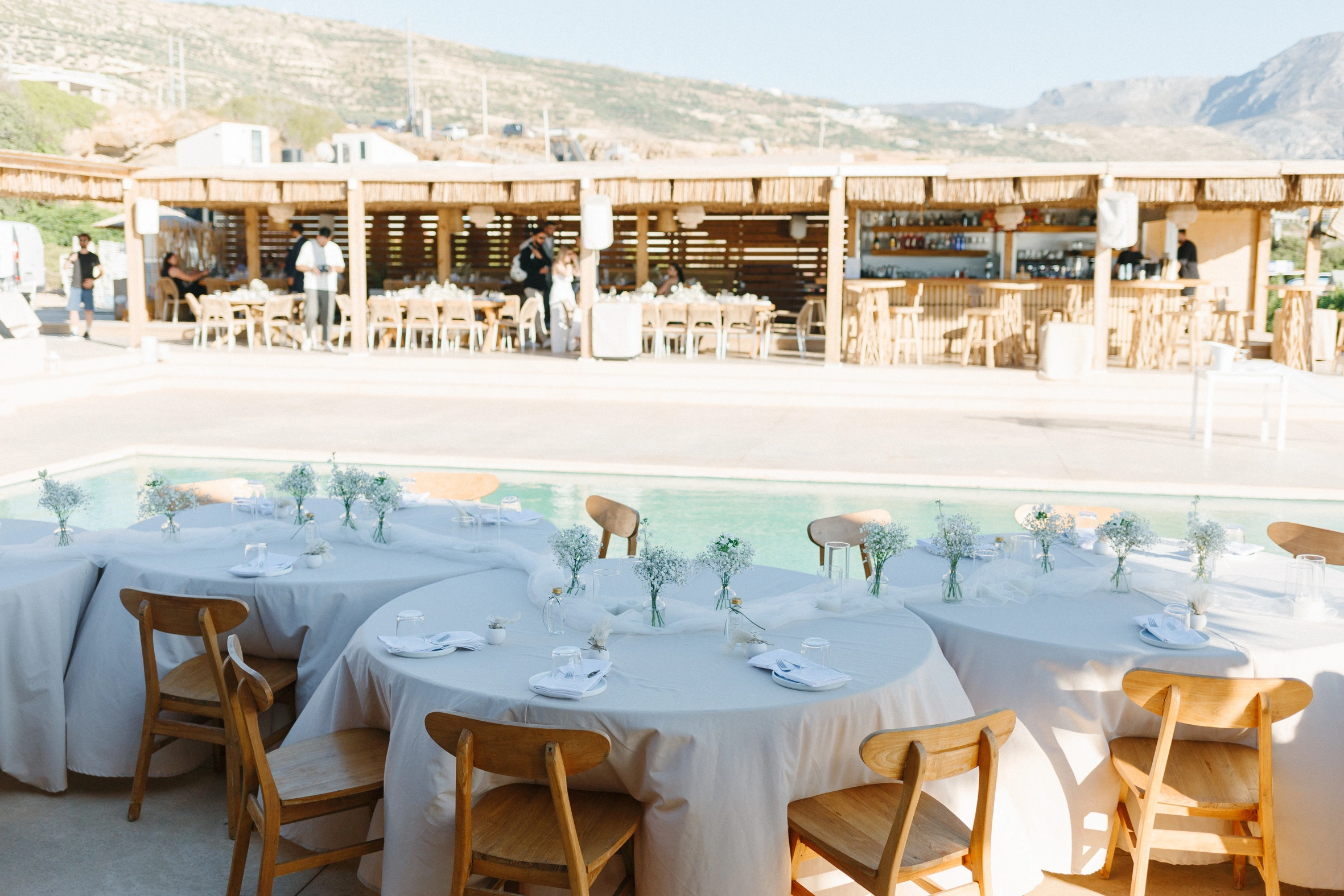 Wedding setup παραλίας στο Macaya Beach House στα Φαλάσαρνα