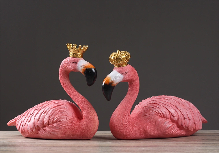 大型 王冠付きピンクフラミンゴ オブジェ 2体セット キング＆クイーン Lifelike Pink Flamingo with Gold Crown Figurines | The Other Aesthetic