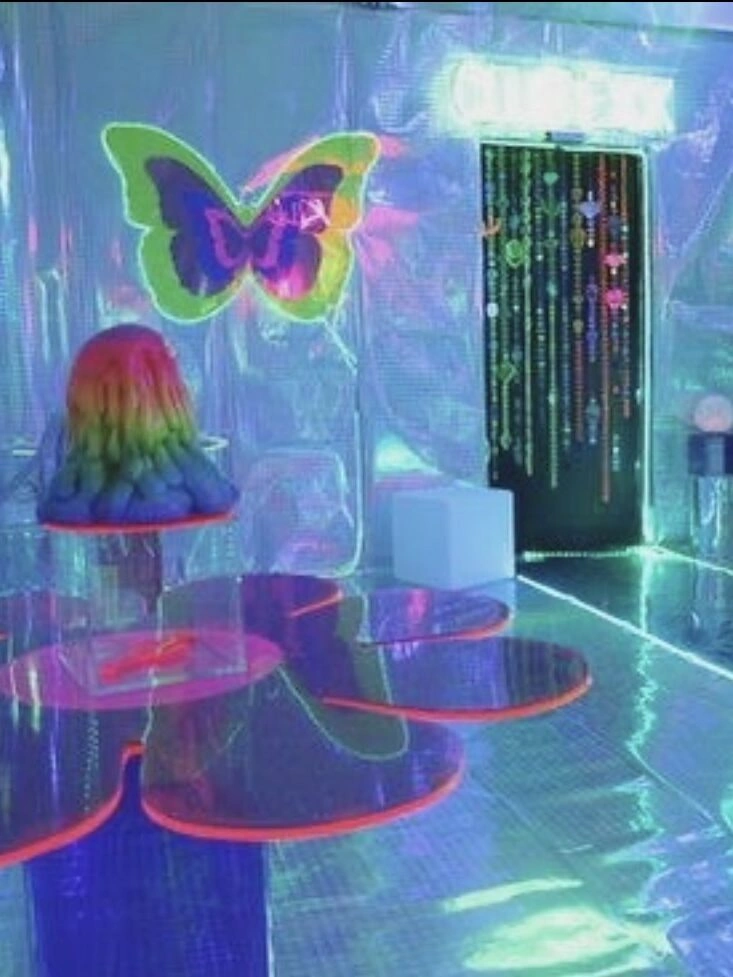 Y2K Room Ideas | The Other Aesthetic