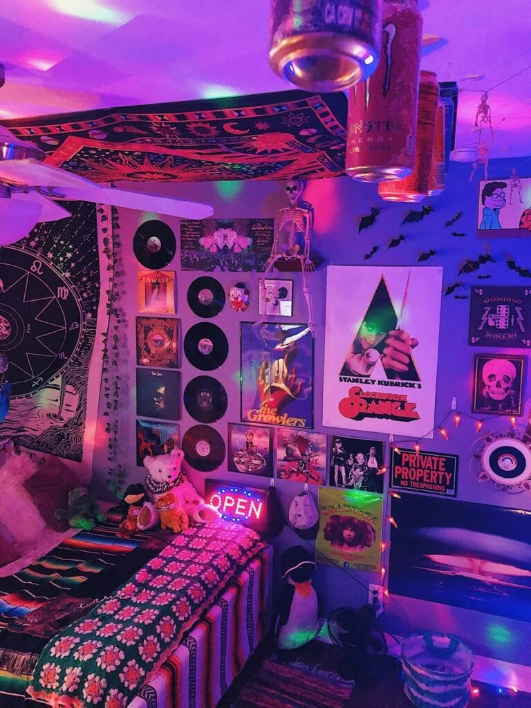 Trippy Room Aesthetic + Trippy Room Ideas - The Other Aesthetic