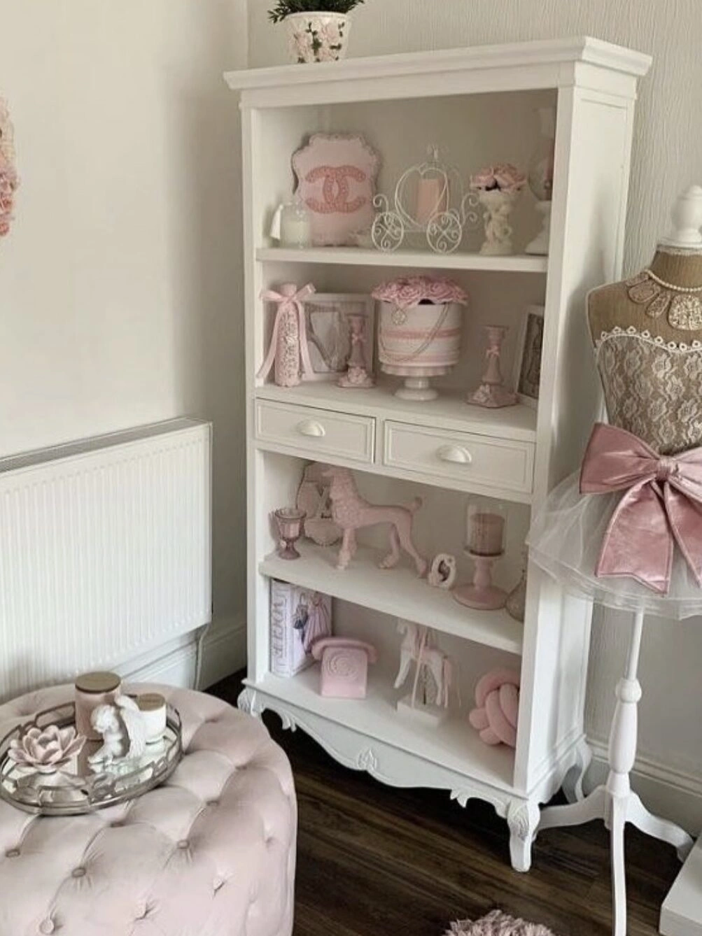 Creating an Aesthetic Coquette Bedroom (+ Inspo)%%page%% - The Other ...