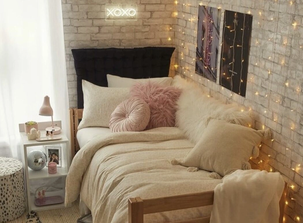 A Guide to Aesthetic Dorm Room (+ Inspo)